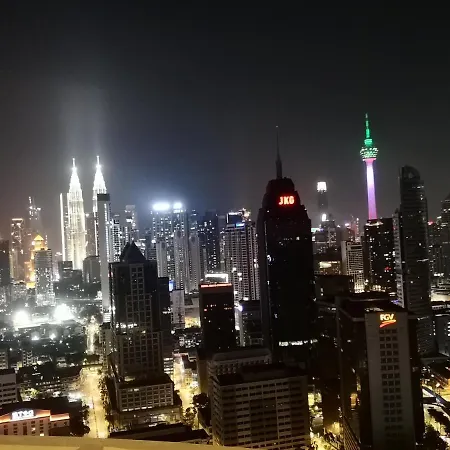 Hostel At Regalia Sky Pool Kuala Lumpur Bagian luar foto