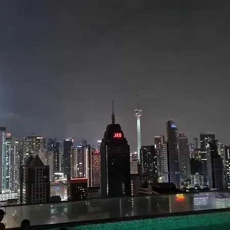 Hostel At Regalia Sky Pool Kuala Lumpur Bagian luar foto