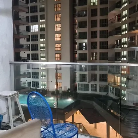 Hostel At Regalia Sky Pool Kuala Lumpur Bagian luar foto