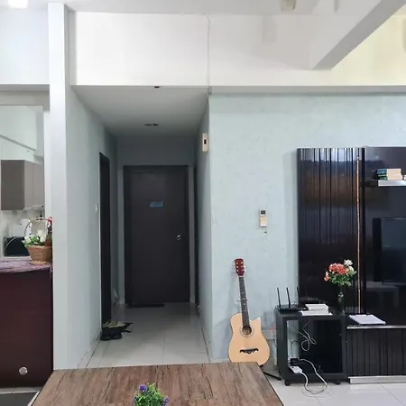 Hostel At Regalia Sky Pool Kuala Lumpur Bagian luar foto