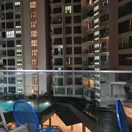 Hostel At Regalia Sky Pool Kuala Lumpur Bagian luar foto
